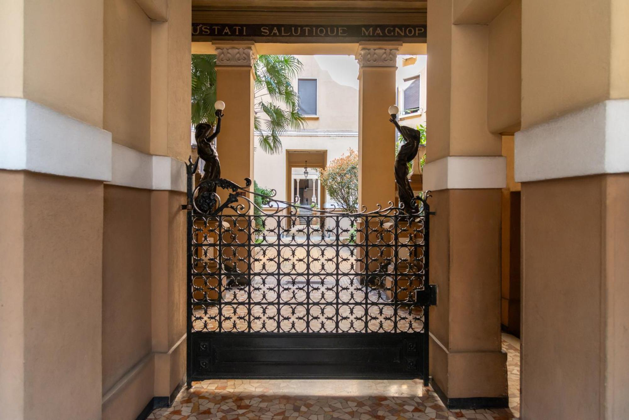 Life Is Beautiful Porta Romana Apartment Milan Exterior photo